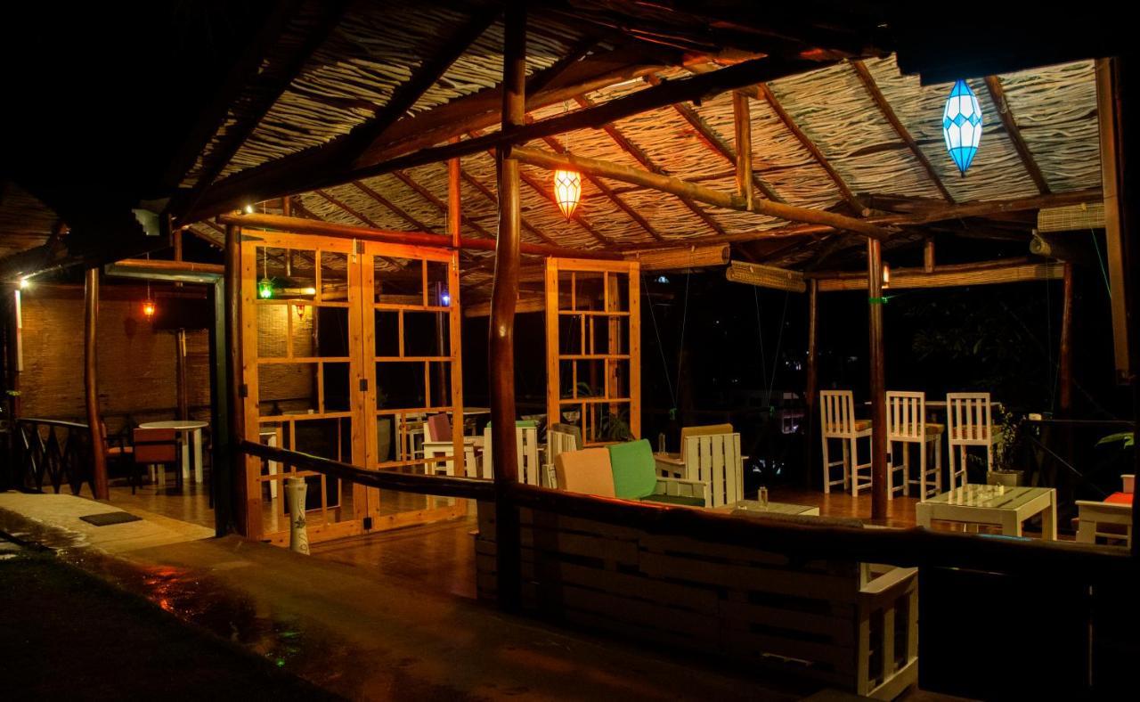 Homies Place - Bistro Бандаравела Экстерьер фото